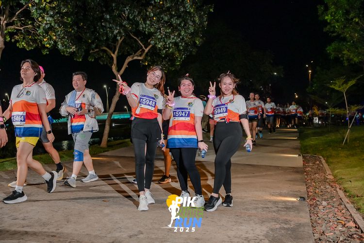 Race photo from PIK NITE RUN 2025