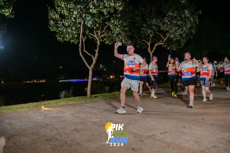 Race photo from PIK NITE RUN 2025