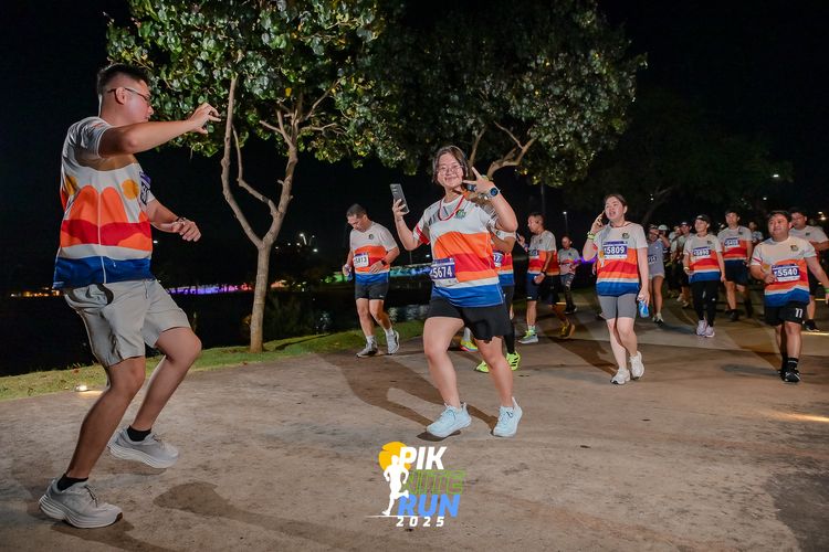 Race photo from PIK NITE RUN 2025