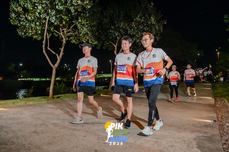 Race photo from PIK NITE RUN 2025
