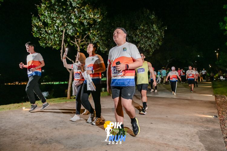 Race photo from PIK NITE RUN 2025