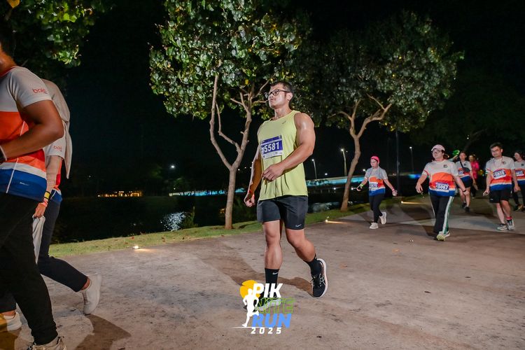 Race photo from PIK NITE RUN 2025