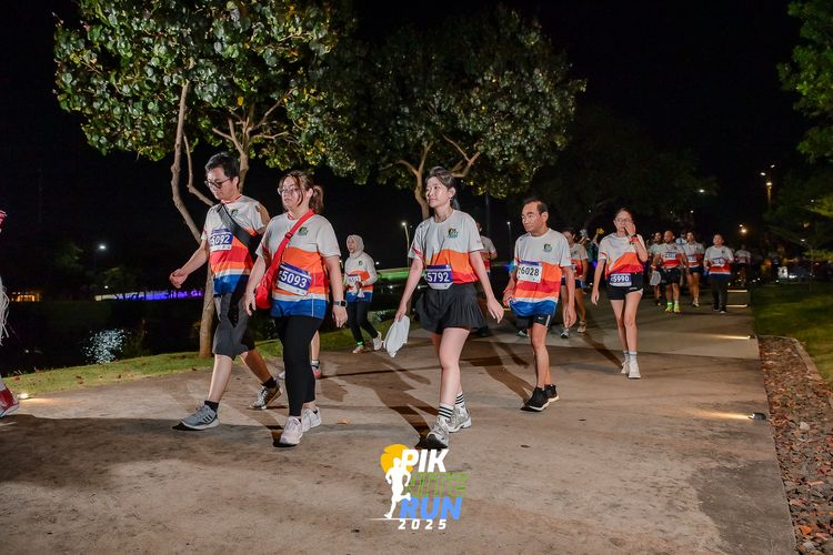 Race photo from PIK NITE RUN 2025
