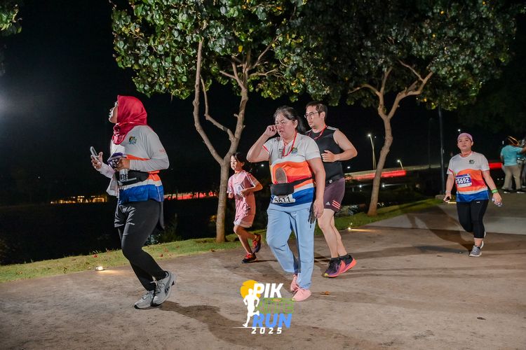 Race photo from PIK NITE RUN 2025