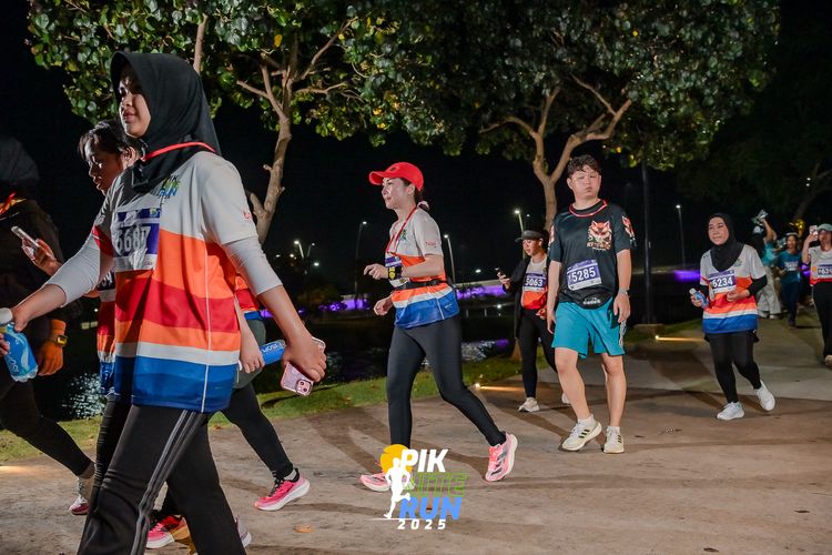 Race photo from PIK NITE RUN 2025