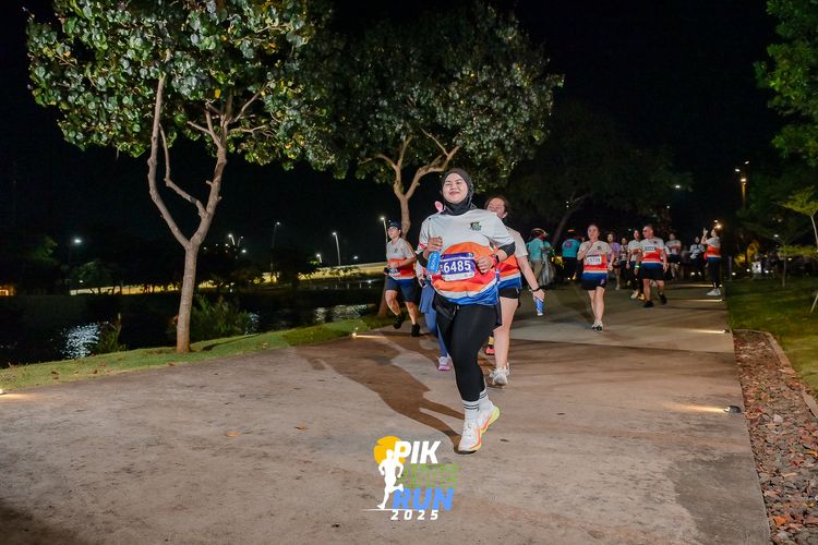 Race photo from PIK NITE RUN 2025