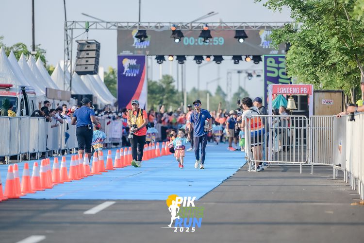 Race photo from PIK NITE RUN 2025