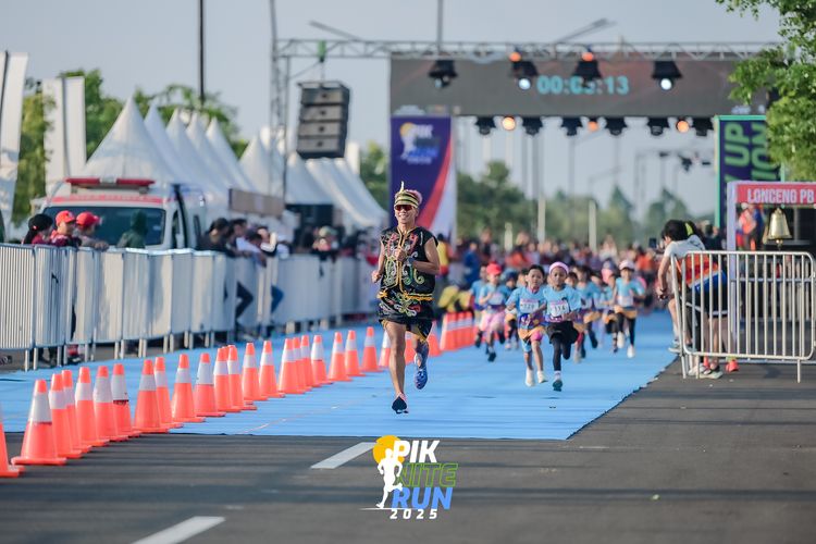 Race photo from PIK NITE RUN 2025