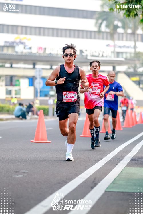 Race photo from Smartfren Run 2025 