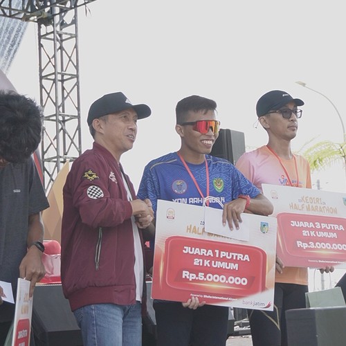 Race photo from KEDIRI HALF MARATHON 2026