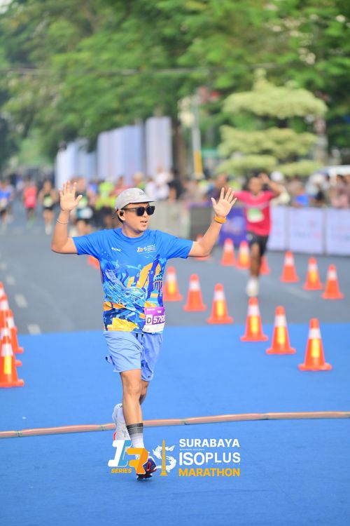 Race photo from SURABAYA ISOPLUS MARATHON 2025
