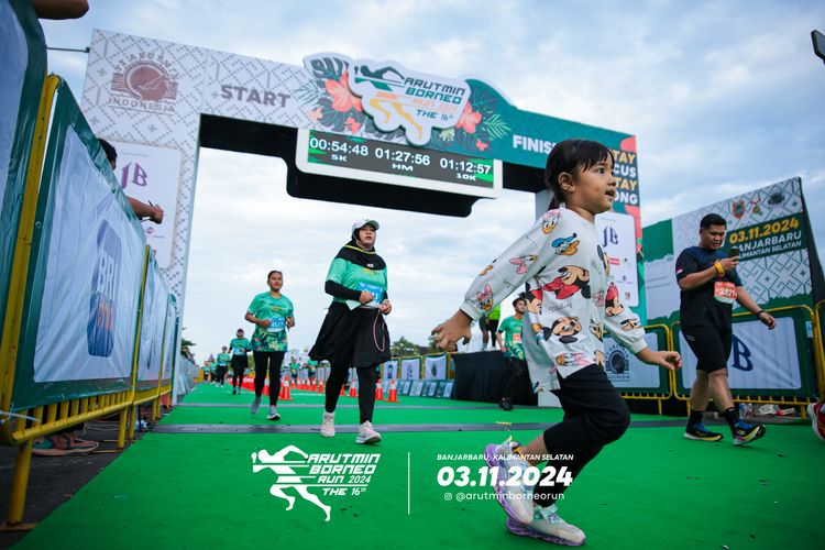 Race photo from Arutmin Borneo Run 2024