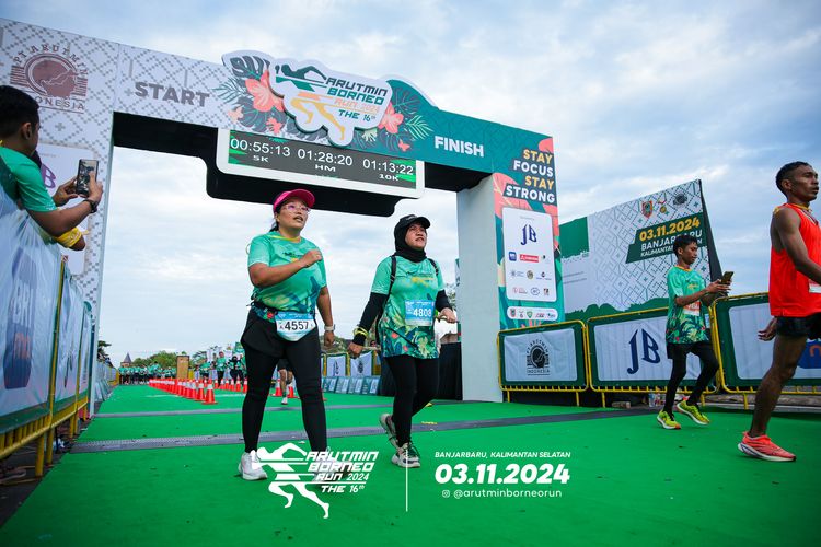 Race photo from Arutmin Borneo Run 2024