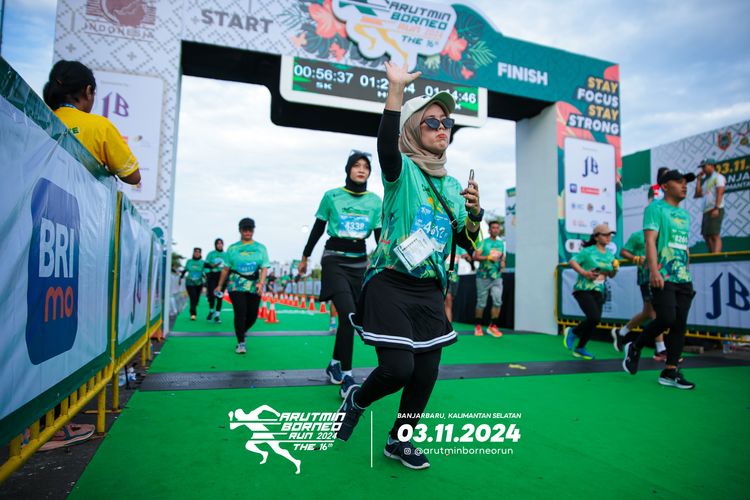 Race photo from Arutmin Borneo Run 2024