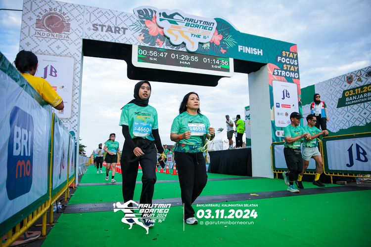 Race photo from Arutmin Borneo Run 2024
