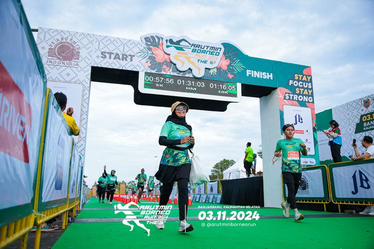 Race photo from Arutmin Borneo Run 2024