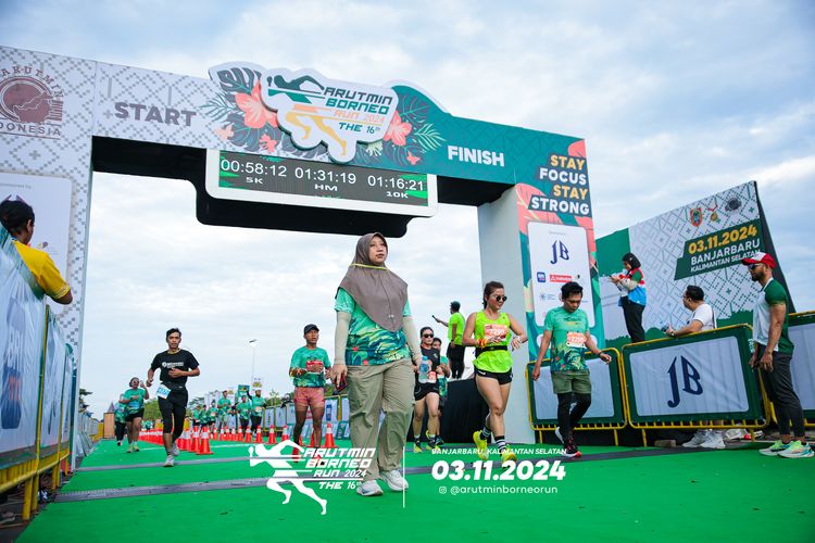 Race photo from Arutmin Borneo Run 2024