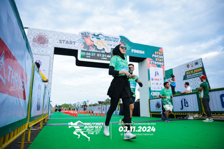 Race photo from Arutmin Borneo Run 2024