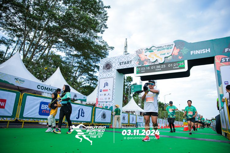 Race photo from Arutmin Borneo Run 2024