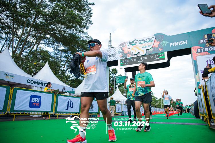 Race photo from Arutmin Borneo Run 2024