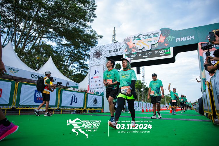 Race photo from Arutmin Borneo Run 2024