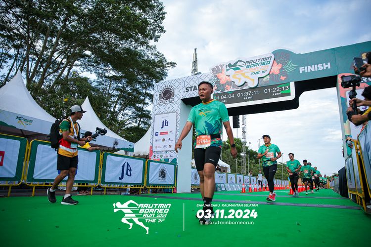 Race photo from Arutmin Borneo Run 2024