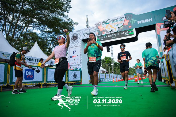 Race photo from Arutmin Borneo Run 2024