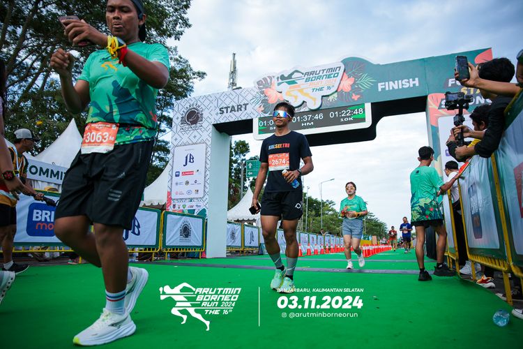 Race photo from Arutmin Borneo Run 2024