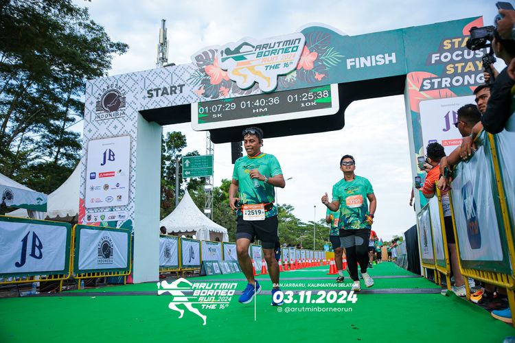 Race photo from Arutmin Borneo Run 2024