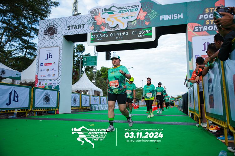 Race photo from Arutmin Borneo Run 2024