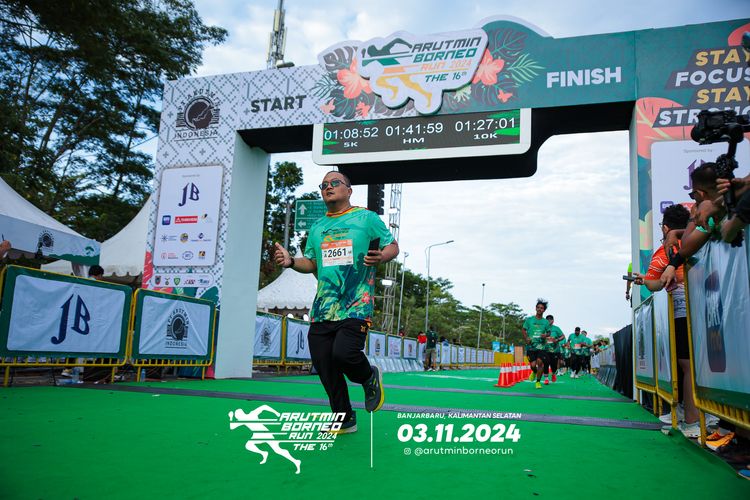 Race photo from Arutmin Borneo Run 2024