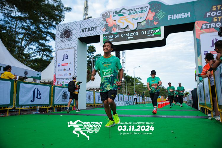 Race photo from Arutmin Borneo Run 2024