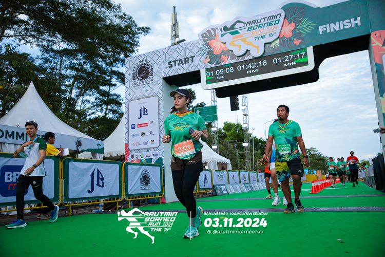 Race photo from Arutmin Borneo Run 2024