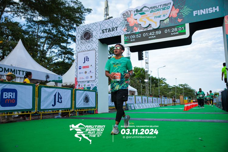 Race photo from Arutmin Borneo Run 2024