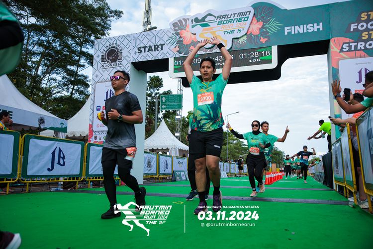 Race photo from Arutmin Borneo Run 2024