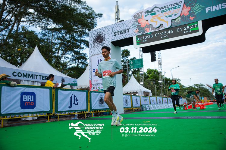 Race photo from Arutmin Borneo Run 2024