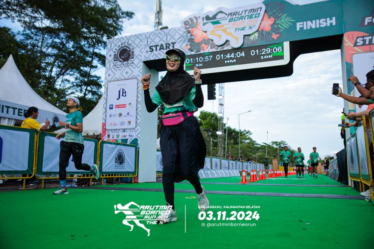 Race photo from Arutmin Borneo Run 2024