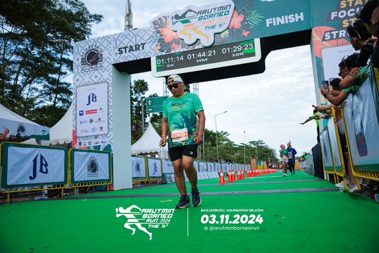 Race photo from Arutmin Borneo Run 2024