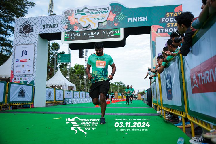 Race photo from Arutmin Borneo Run 2024
