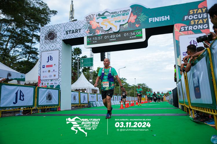 Race photo from Arutmin Borneo Run 2024