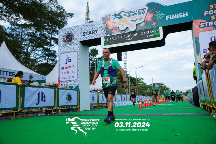 Race photo from Arutmin Borneo Run 2024