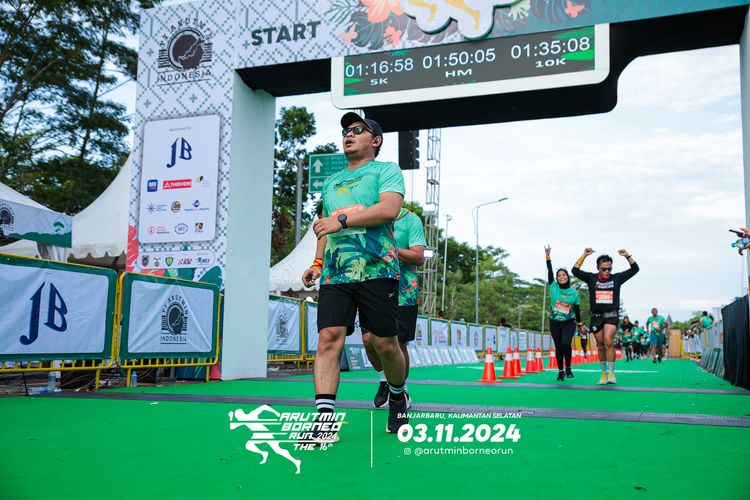 Race photo from Arutmin Borneo Run 2024