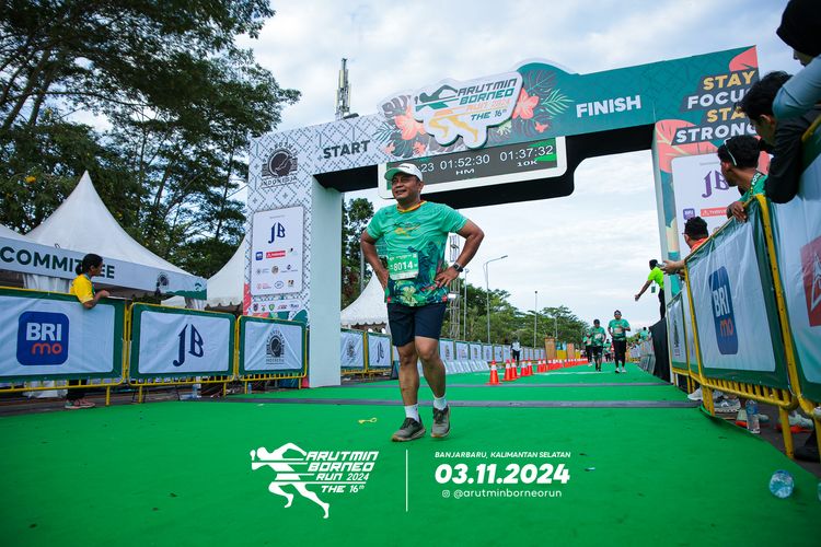 Race photo from Arutmin Borneo Run 2024