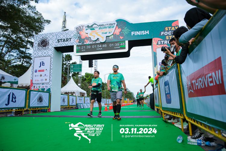 Race photo from Arutmin Borneo Run 2024