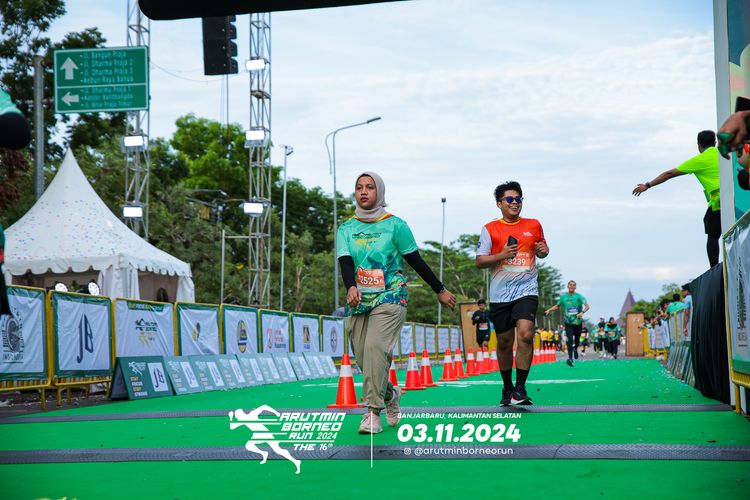 Race photo from Arutmin Borneo Run 2024