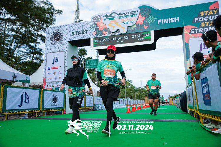 Race photo from Arutmin Borneo Run 2024