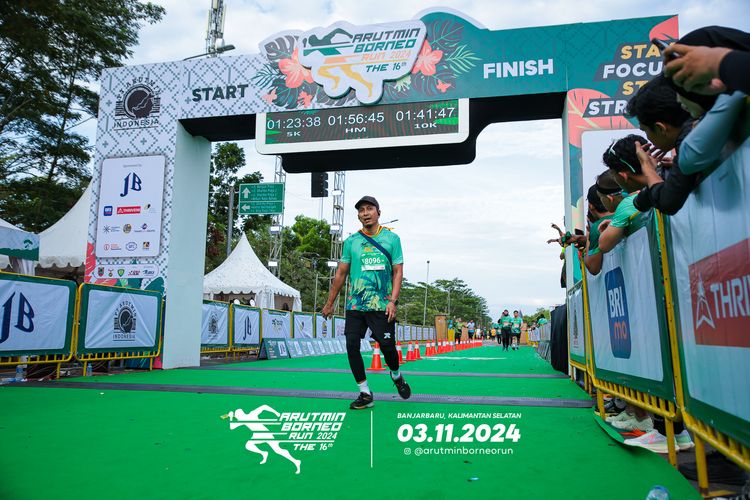 Race photo from Arutmin Borneo Run 2024