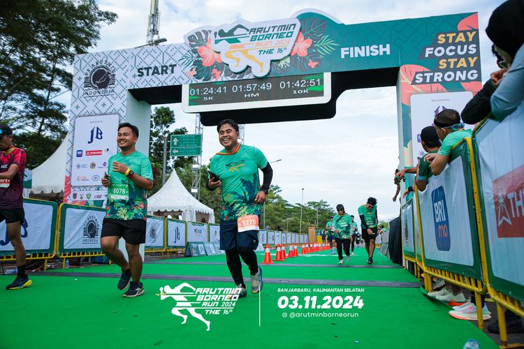 Race photo from Arutmin Borneo Run 2024