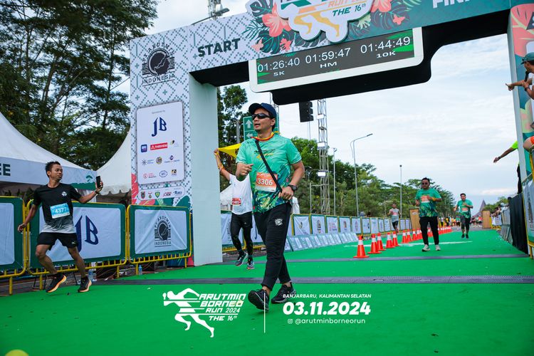 Race photo from Arutmin Borneo Run 2024