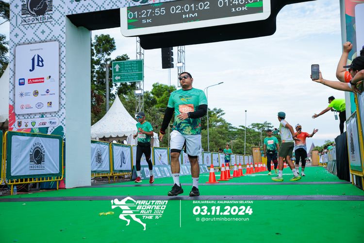 Race photo from Arutmin Borneo Run 2024